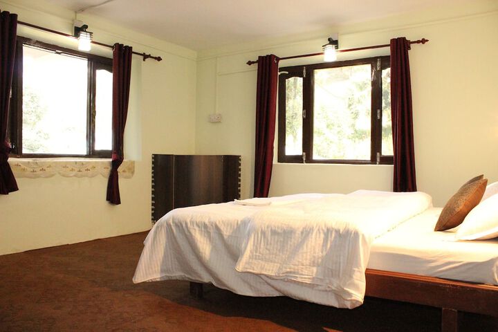 Room 5 of 32