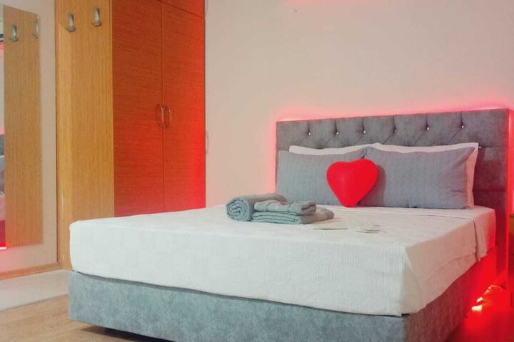 Room 9 of 50