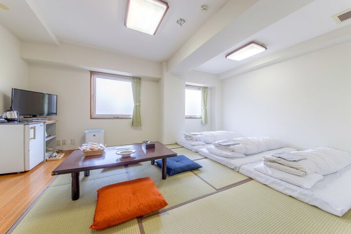 Room 9 of 34