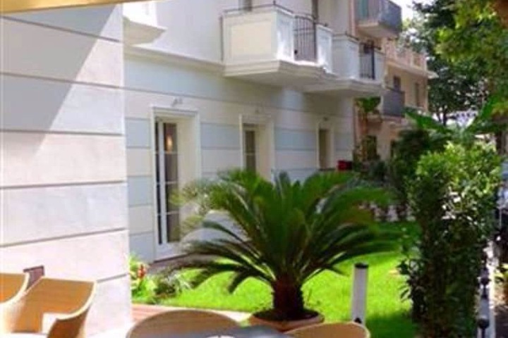 Hotel Exterior 34 of 37