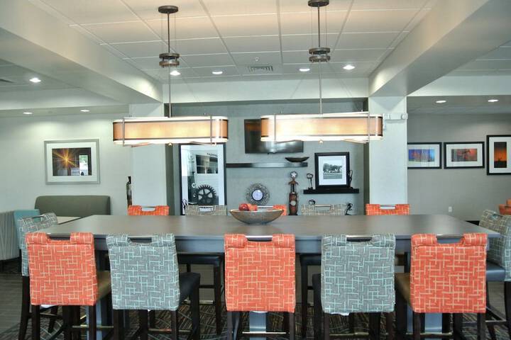 Entrance & Lobby