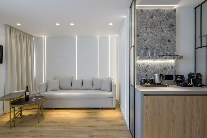 Room 35 of 68