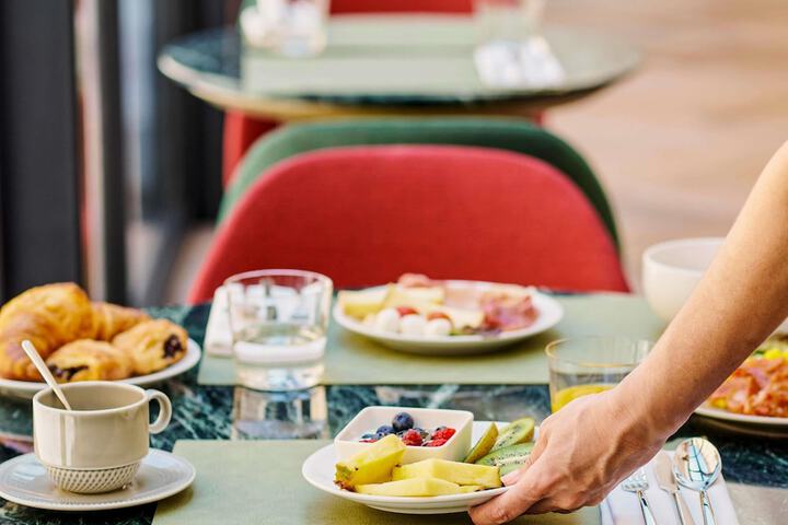 Breakfast/Coffee Service 35 of 55