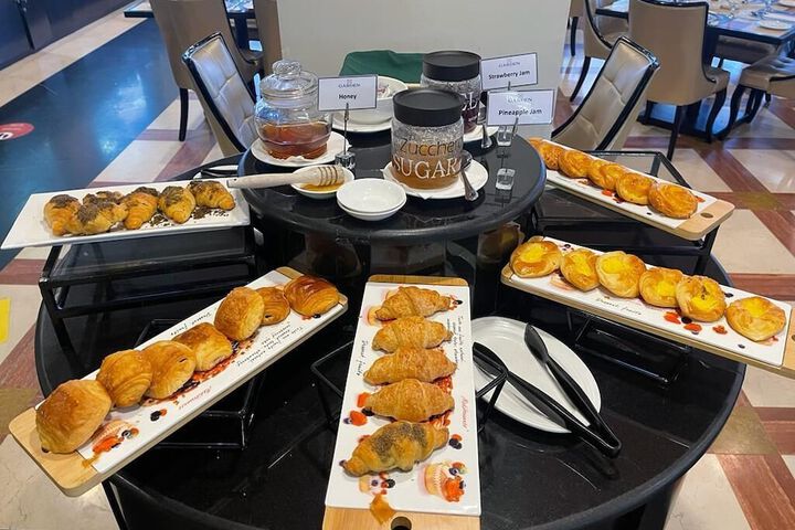 Dining 46 of 57