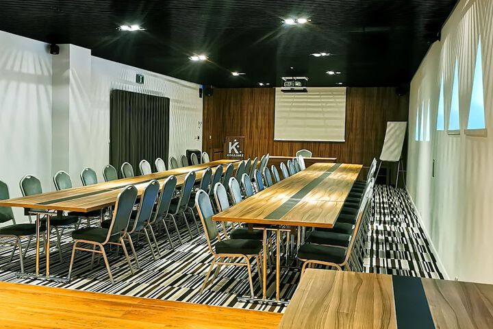 Business Center 64 of 74
