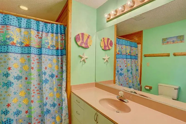 Room 8 of 21