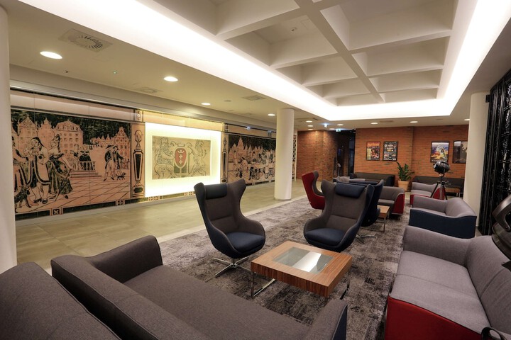 Hotel Interior 4 of 86