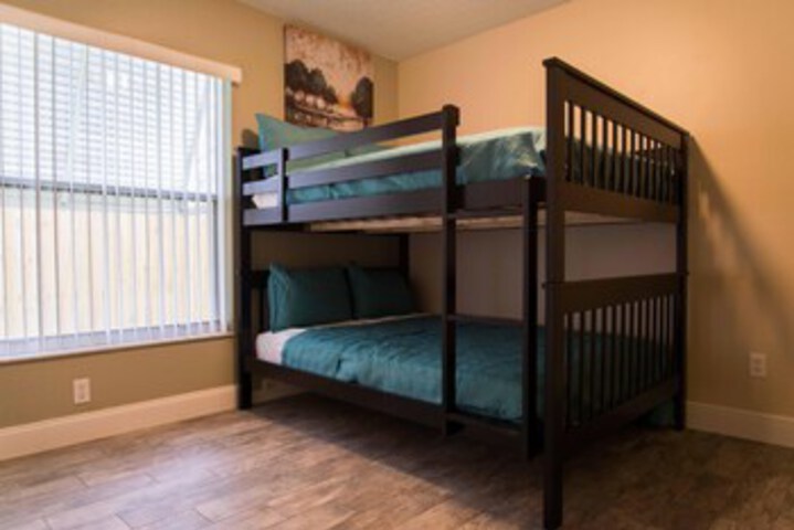 Room 34 of 34