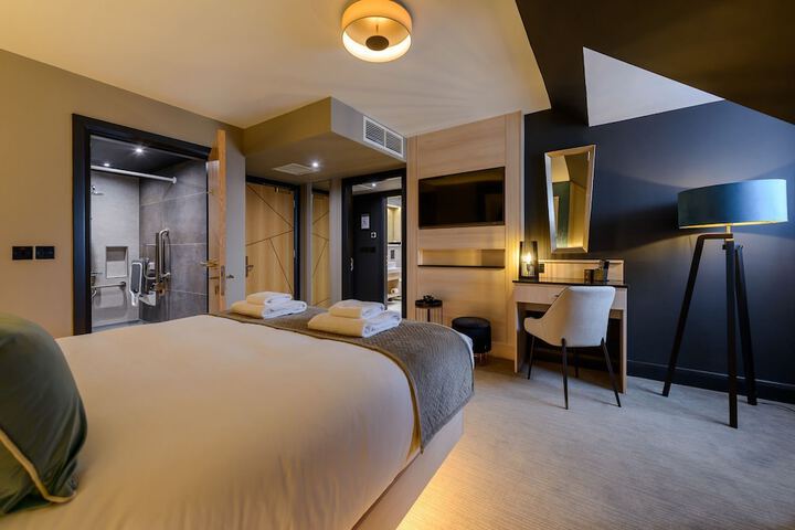 Room 7 of 15