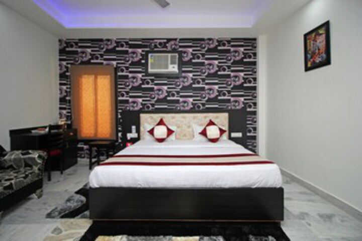 Room 6 of 20