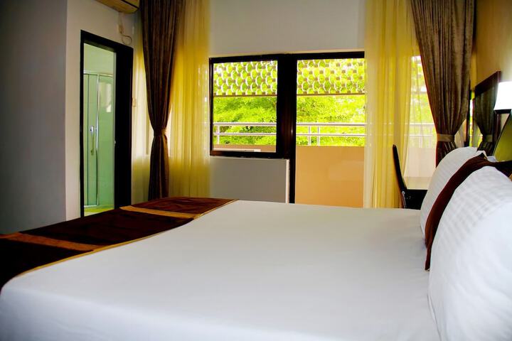 Room 16 of 31