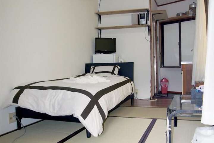 Room 28 of 58