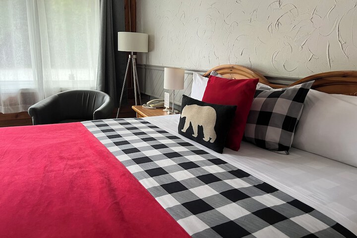 Room 13 of 34