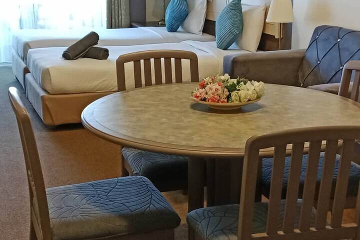 Room 365 of 650