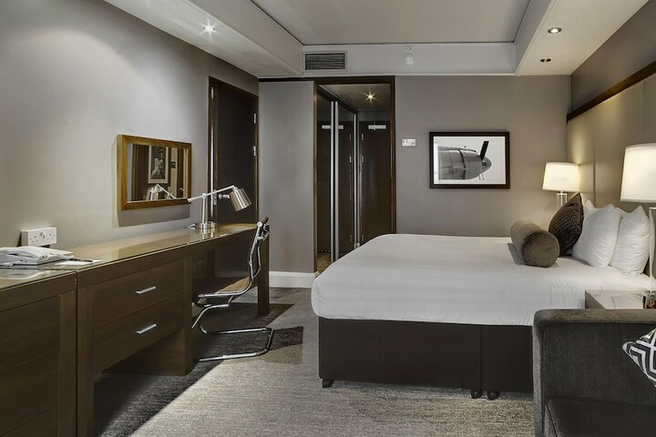 Room 17 of 83