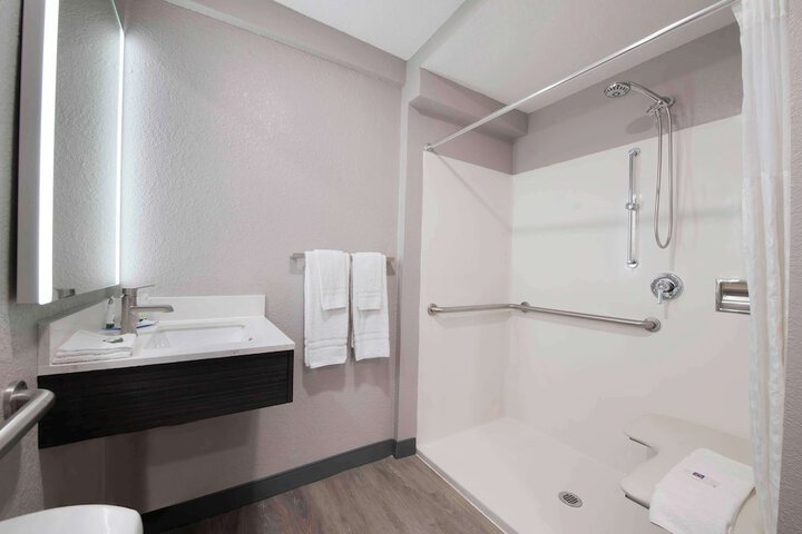 Room 15 of 23