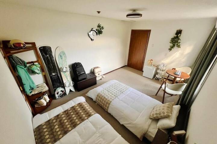 Room 10 of 40