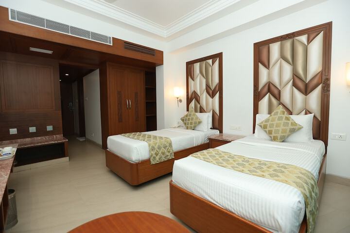 Room 14 of 24