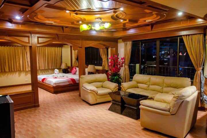 Room 36 of 137