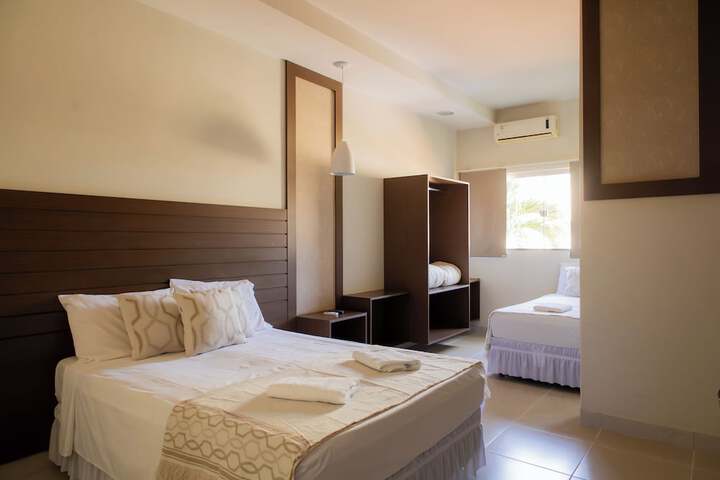 Room 10 of 33