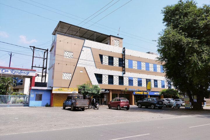Hero Image 1 of 29