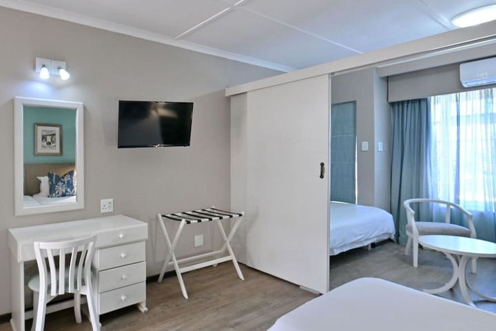 Room 34 of 199