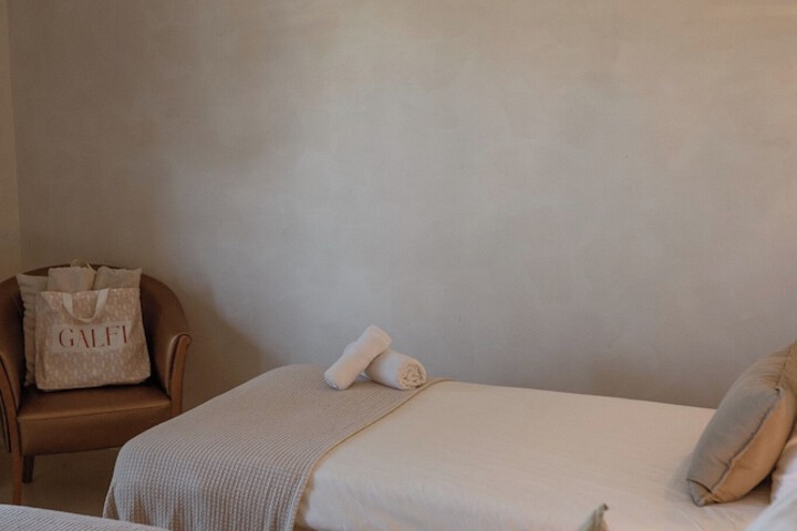 Room 25 of 74