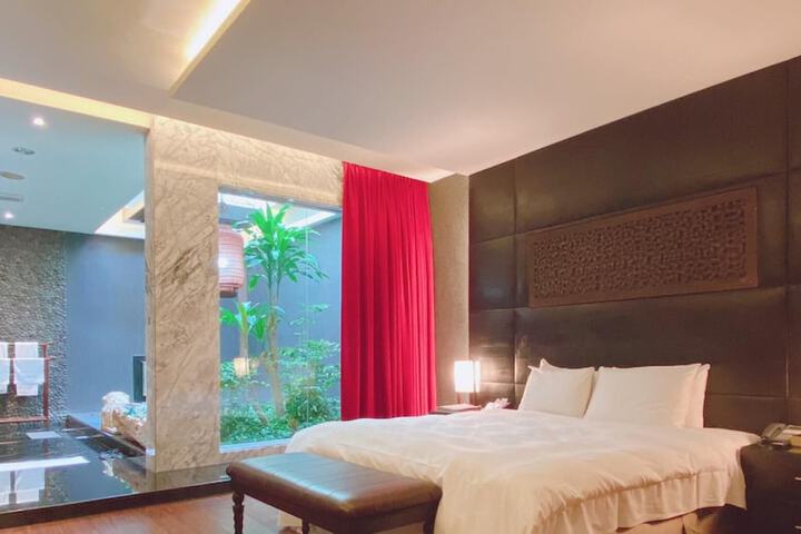 Room 21 of 82