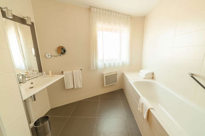 Room 20 of 50
