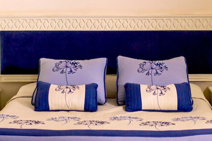 Room 4 of 7