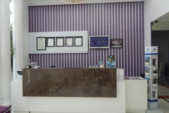 Entrance & Lobby