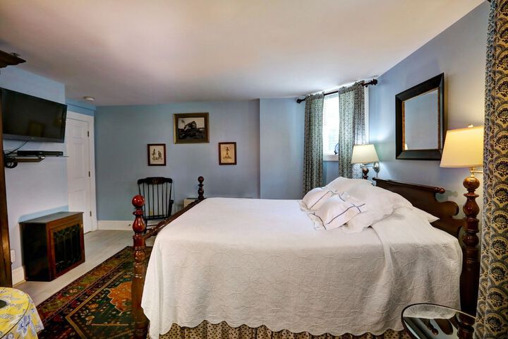 Room 32 of 57