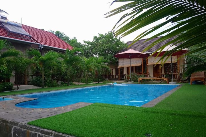 Pool 13 of 27
