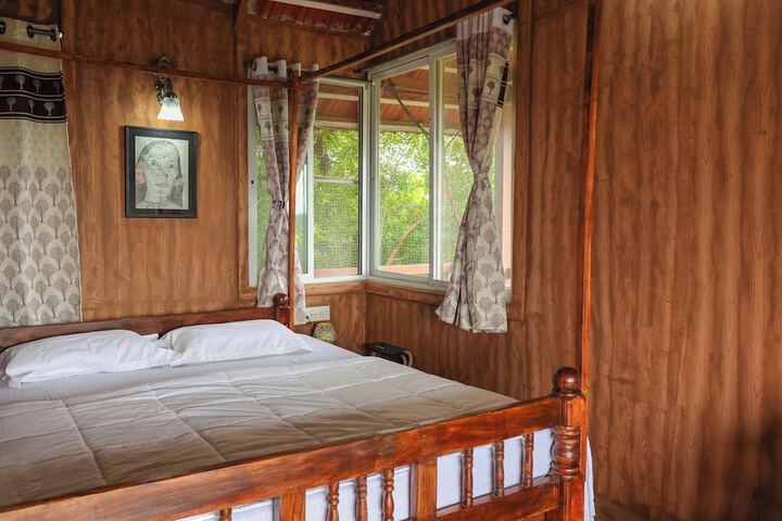 Room 3 of 7