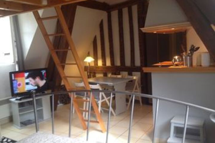 Room 10 of 85