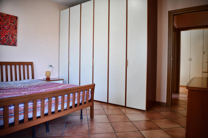 Room 3 of 16