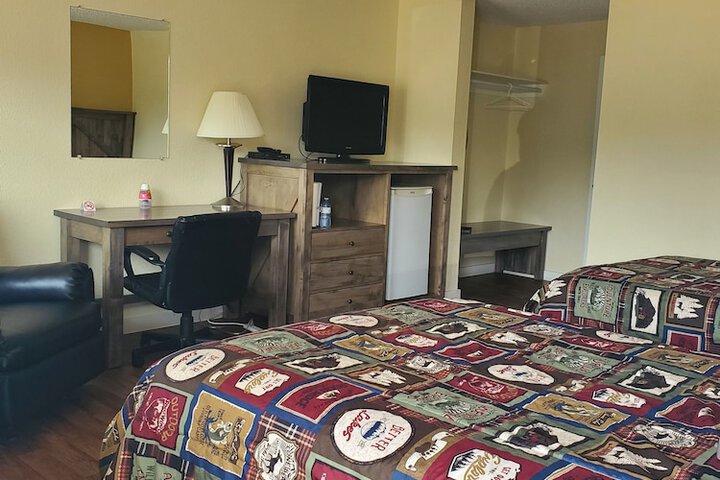 Room 11 of 24