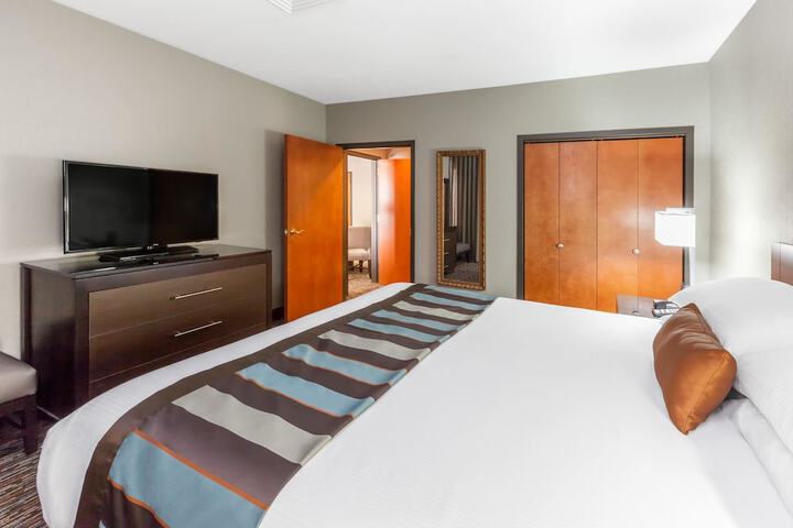 1 King Bed (22 of 38)