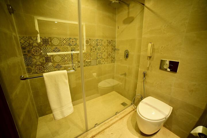 Room 12 of 17