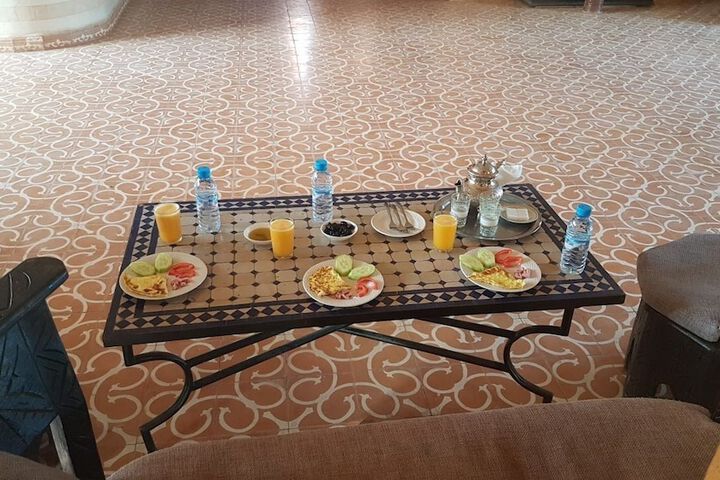 Breakfast/Coffee Service 25 of 43