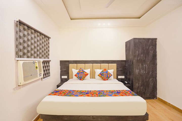 Room 11 of 26
