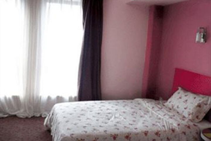Room 2 of 4