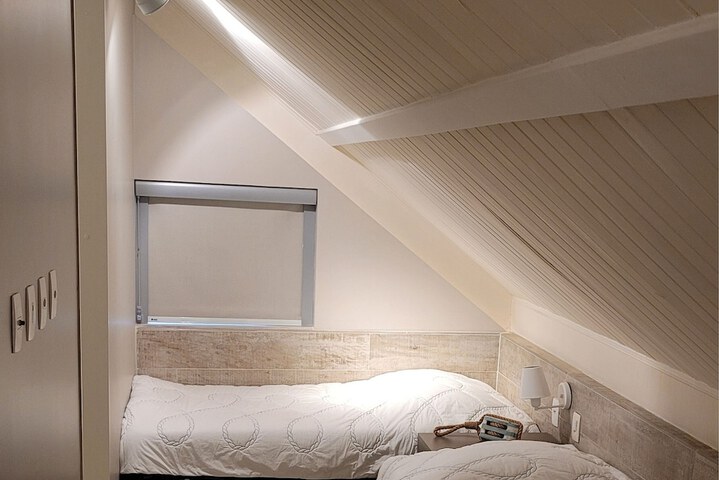 Room 13 of 64