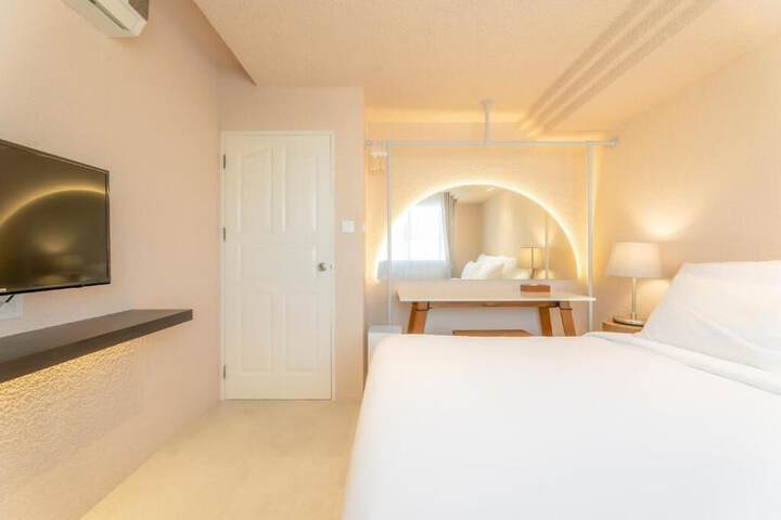 Room 27 of 65