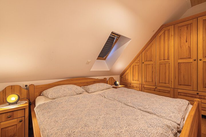 Room 3 of 34