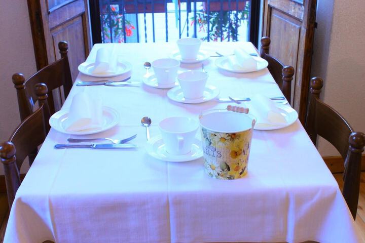 Dining 25 of 56