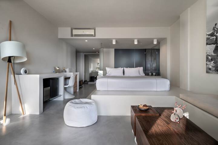 Room 47 of 181