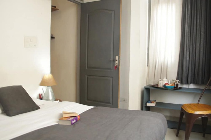 Room 8 of 59