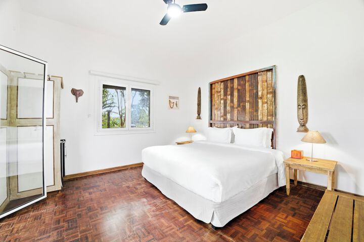 Room 37 of 83