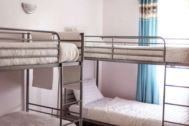 HOUSE KARAKARA - ADULTS ONLY